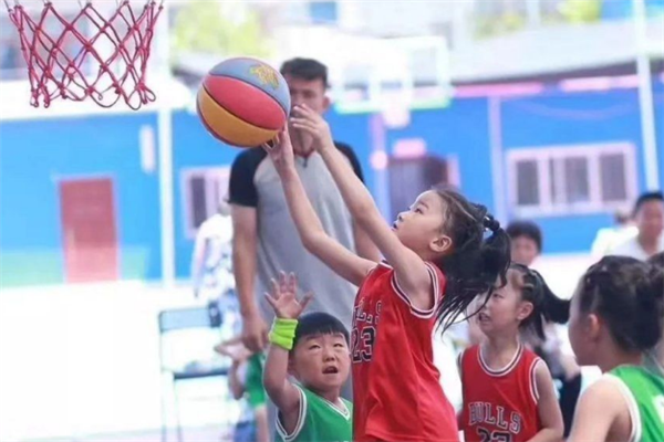少儿篮球培训班负责