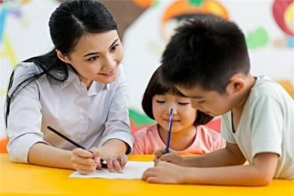 小学教育培训班负责